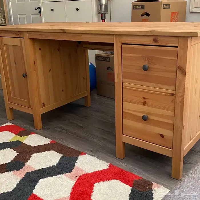 مكتب Hemnes من ايكيا للبيع 0