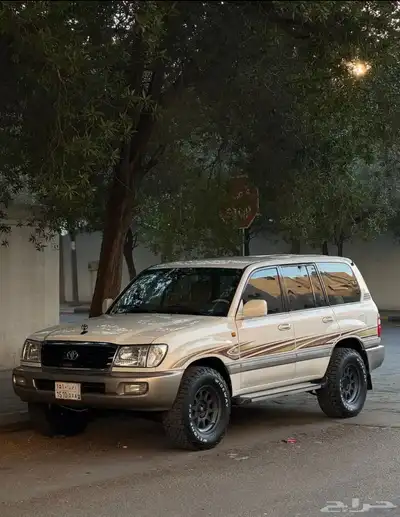 للبيع لاندكروزر GXR 2003 لون ابيض 0