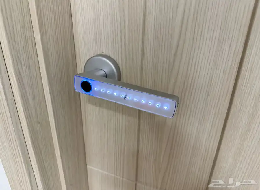 قفل ذكي سمارت لوك smartlock للأبواب الخشبيه 75 ريال 1