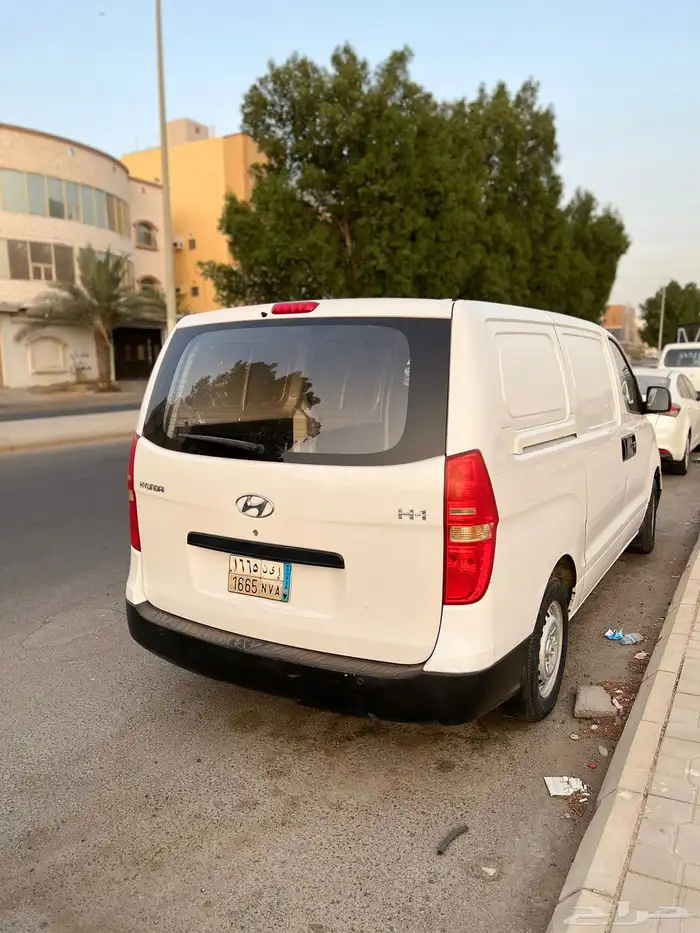 للإيجار هونداي H1 1
