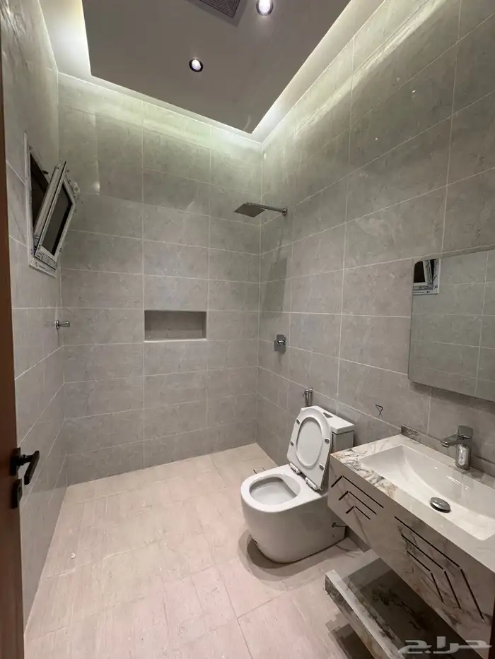 دور وملحق للبيع بحي السويس 11