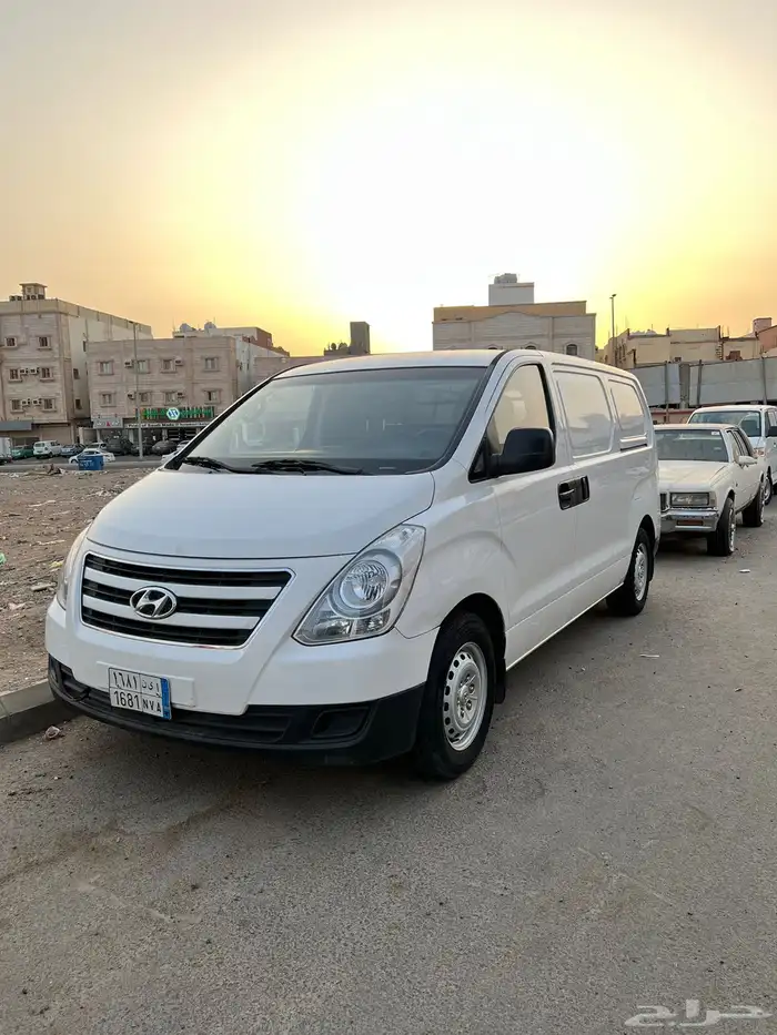 للإيجار هونداي H1 4