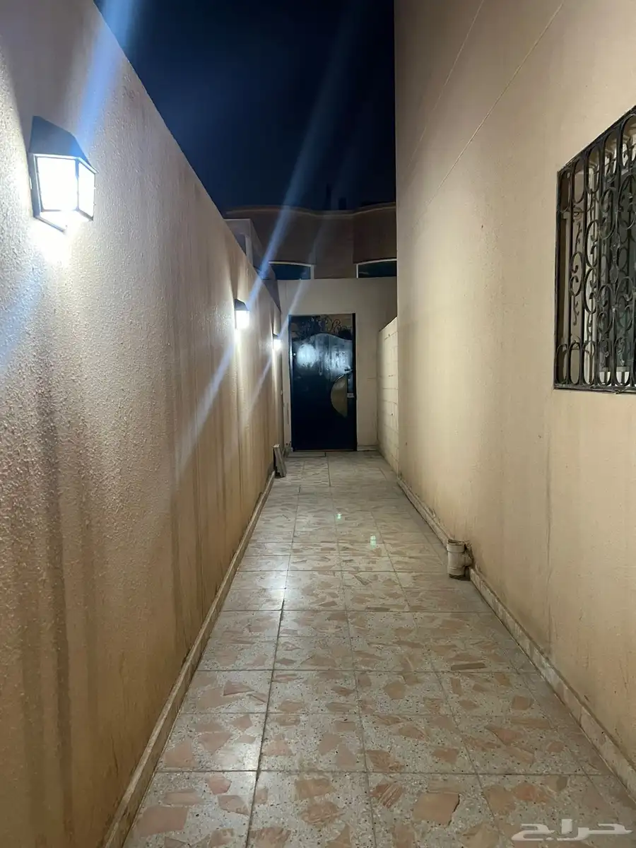 للإيجار دور اول فوق الارضي مع سطح مدخل خاص 3