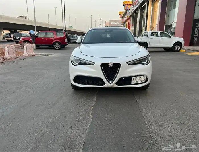 الفا روميو ستلفيو فل موديل 2018 0