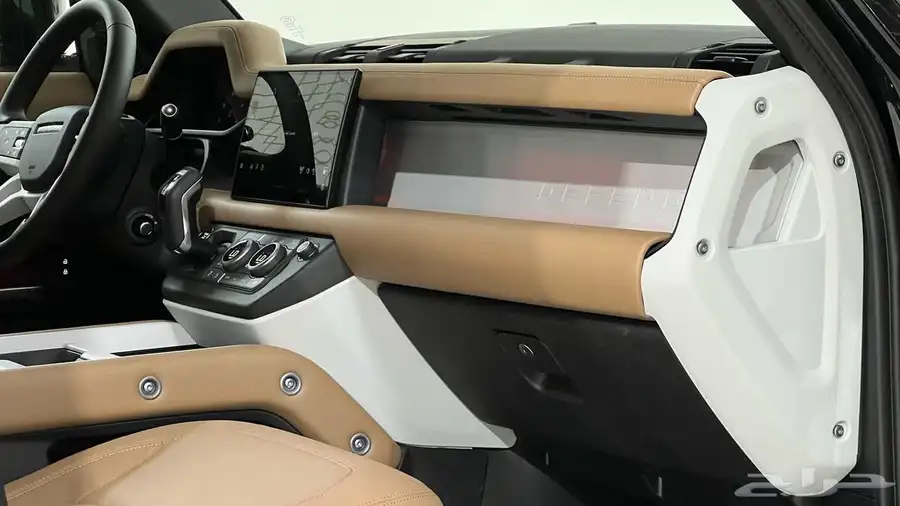 لاند روفر ديفيندر خليجي 2025 V6 سلندر 9