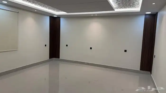 للبيع شقه مستعمله في لبن الشرقي شارع الرمال 0