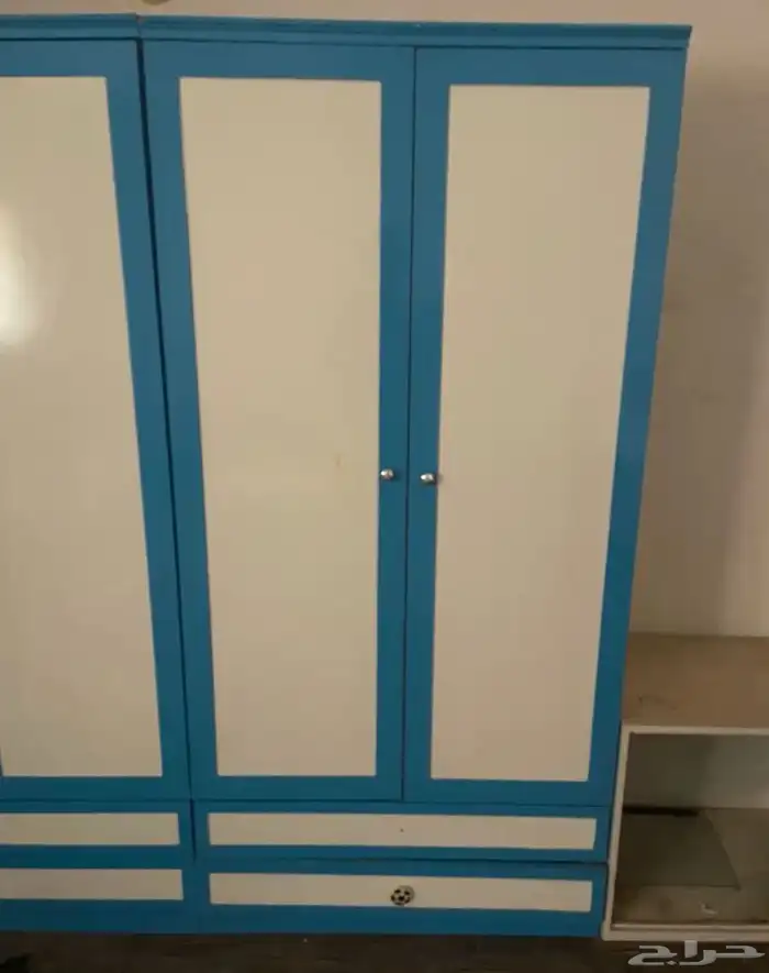 دولاب ملابس مع كمدينه 0