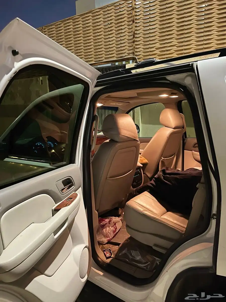 للبيع تاهو -13 LTZ -20- لوحات دبي 7