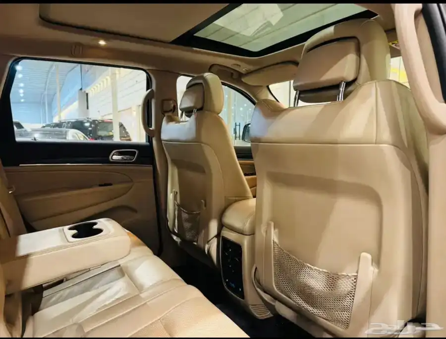 جراند شيروكي 2019 ليمتد V6 ( بحالة ممتازة) 10