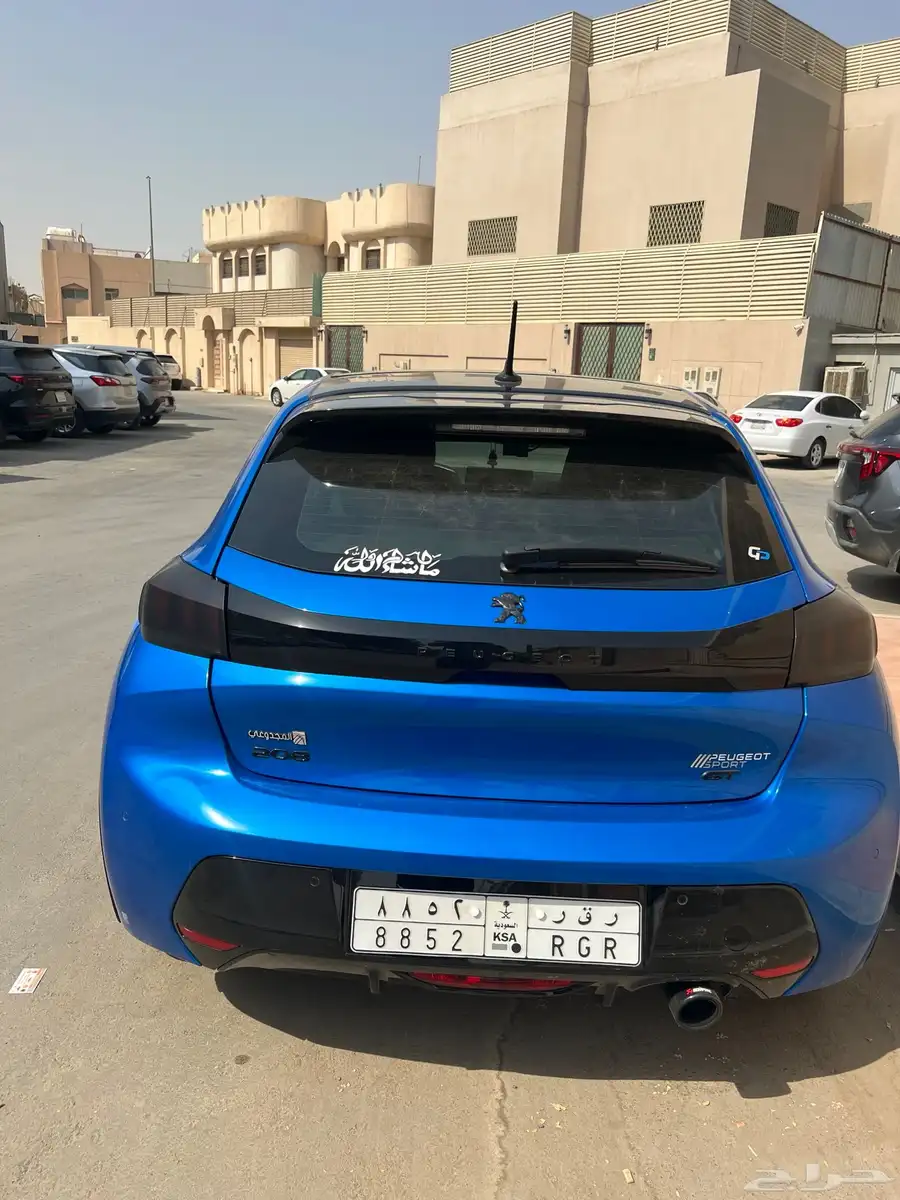 PEUGEOT 208 GT 1
