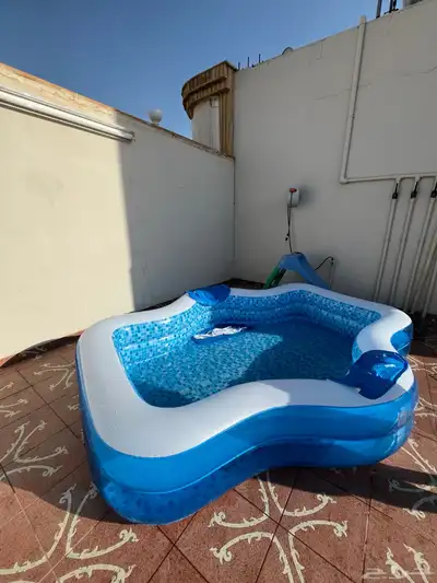 مسبح للاطفال 0