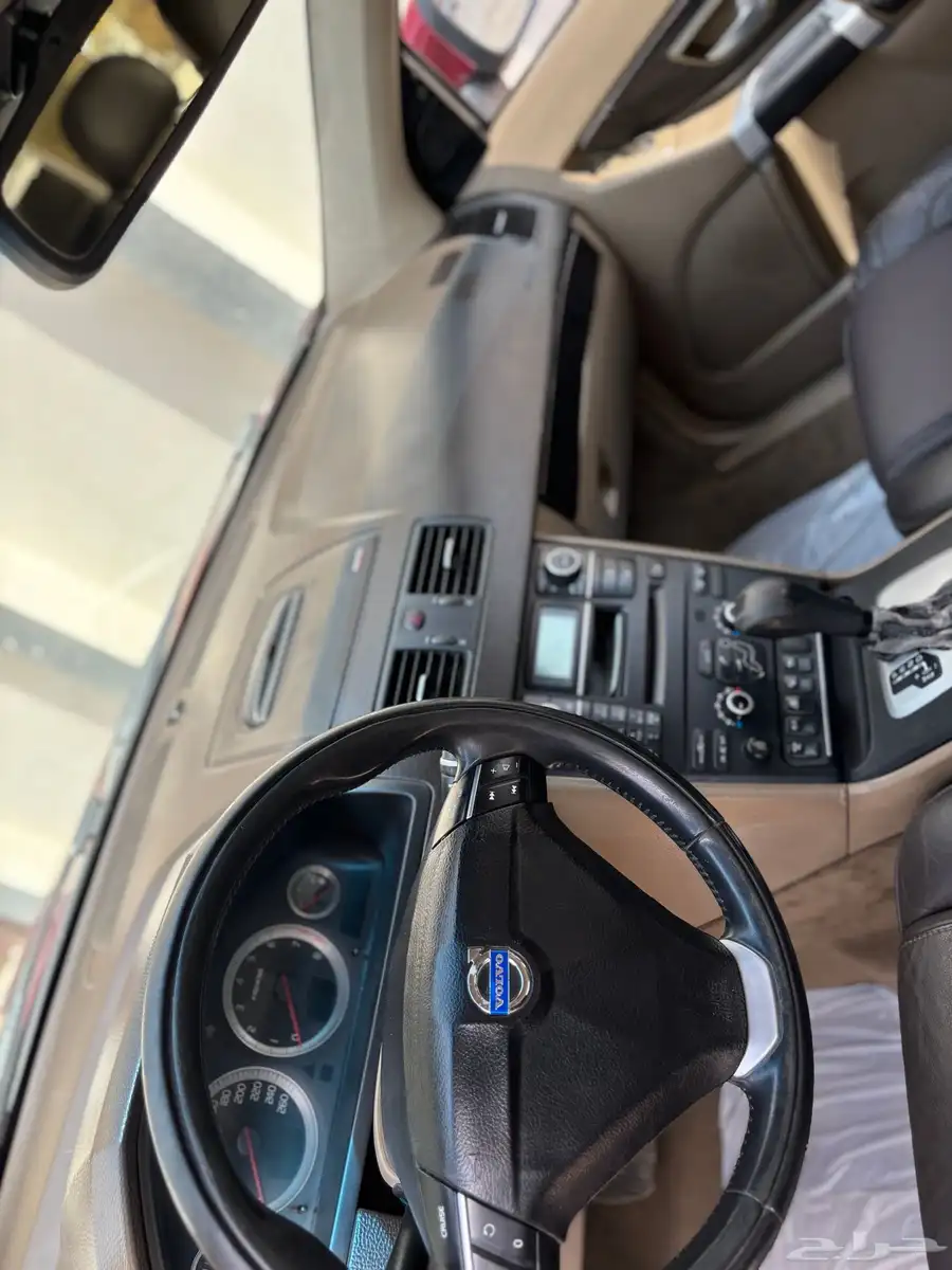 فولفو XC90 2008 V8 7
