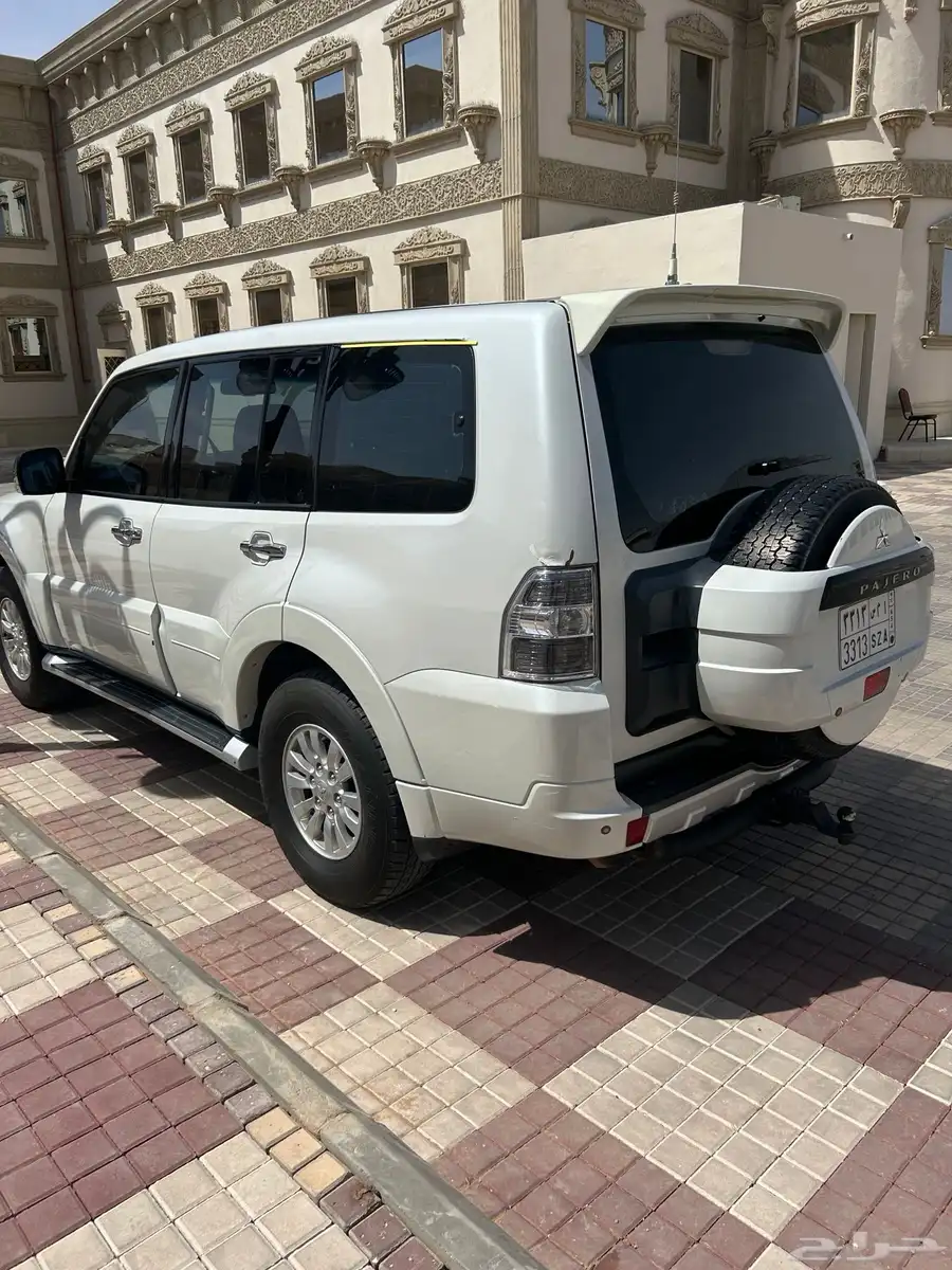 جيب باجيرو 9