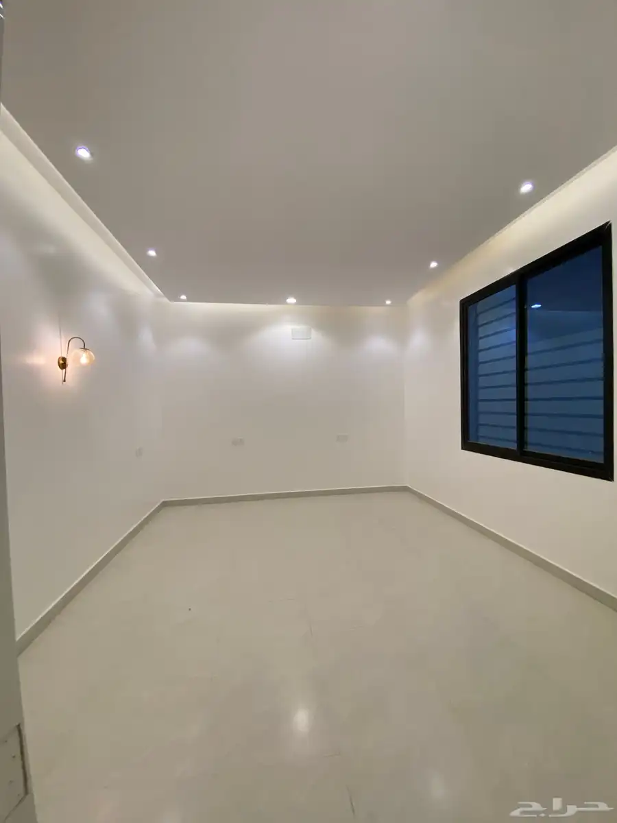 شقق ارضيه بموقع مميز بحوش مدخل سياره أحد رفيده 5