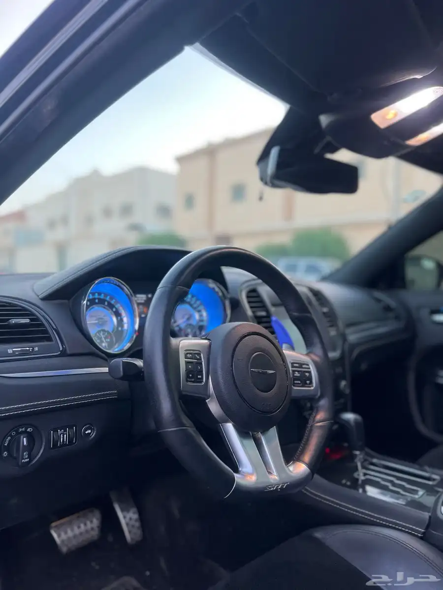 كرايزلر SRT بحالة ممتازه 2013 12