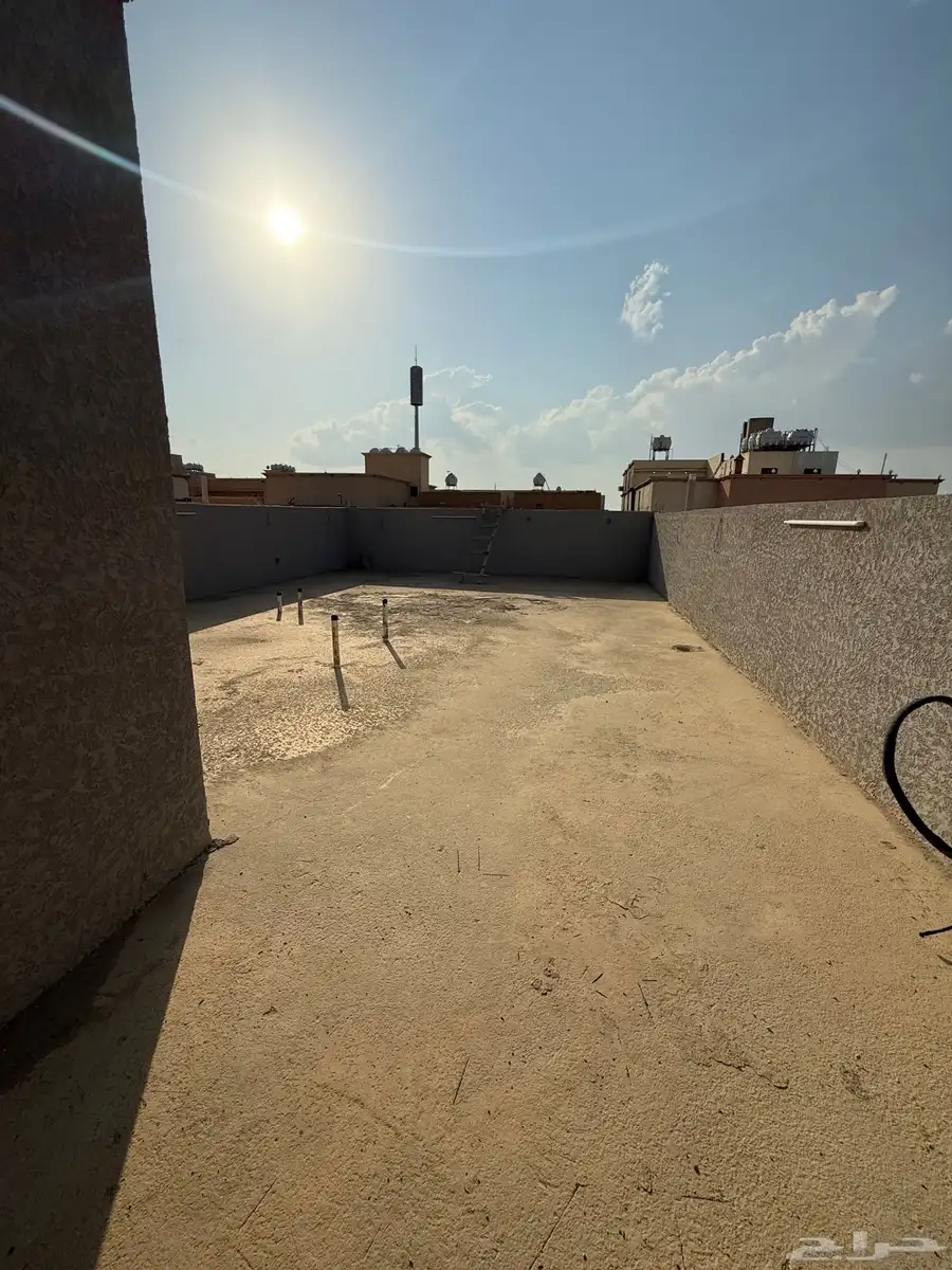 للبيع فيلا دورين وملحق حي الوسام خميس مشيط 900الف 24