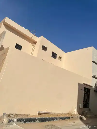 للبيع بيت على شارعين متظاهرين بحي الخبيب ببريدة 1