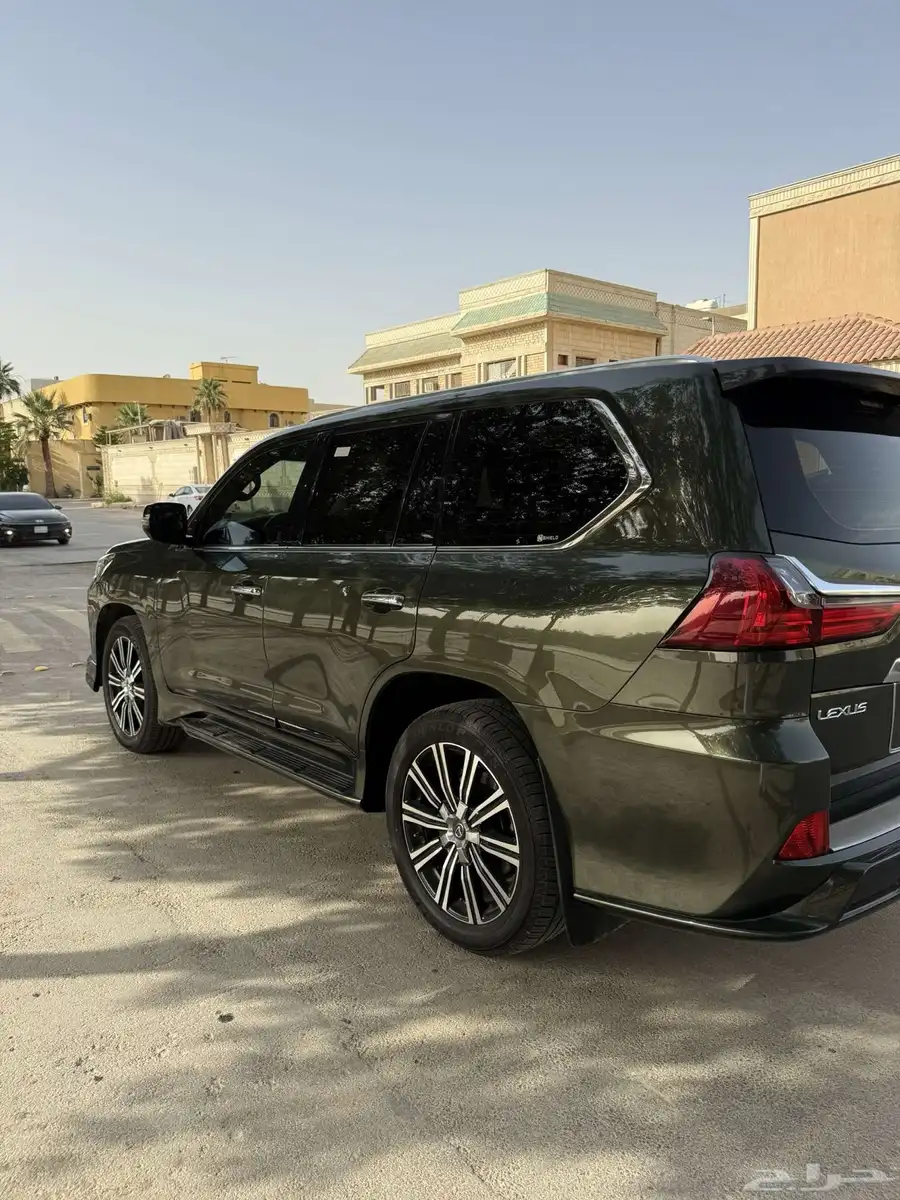 جيب لكزس LX570 3