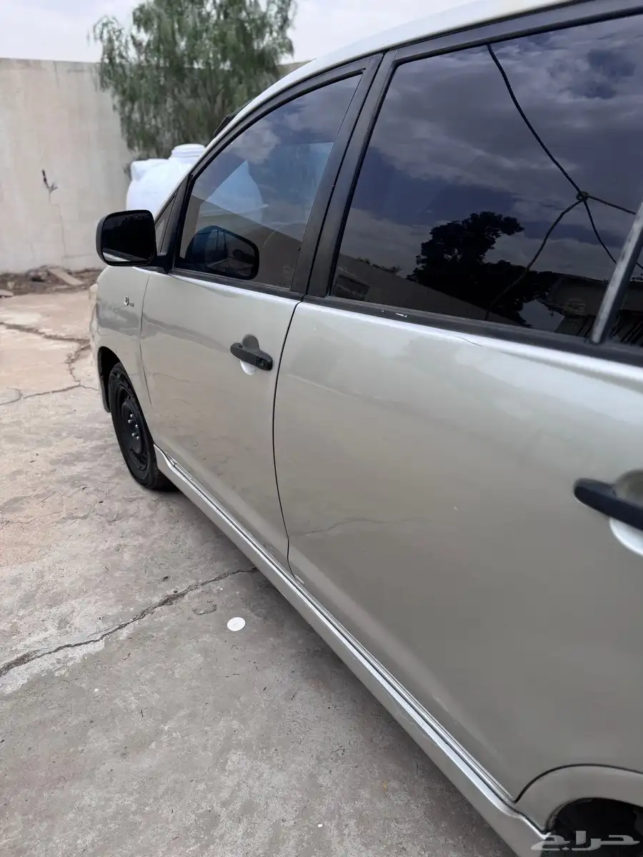 تيوتا انوفا 2012 5