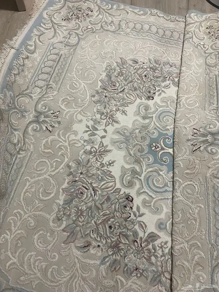 كنب من إيكيا وسجادة استخدام قليل ب 2000 فقط 6