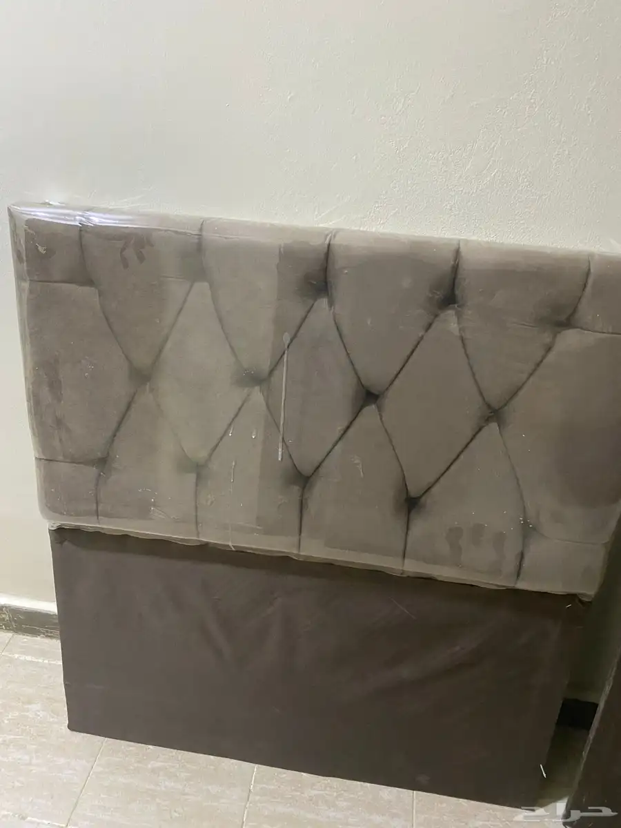 اثنين كراسي نوم استخدام شهرين باقي جديده 2
