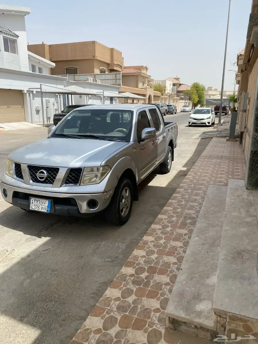 نيسان نافارا 1