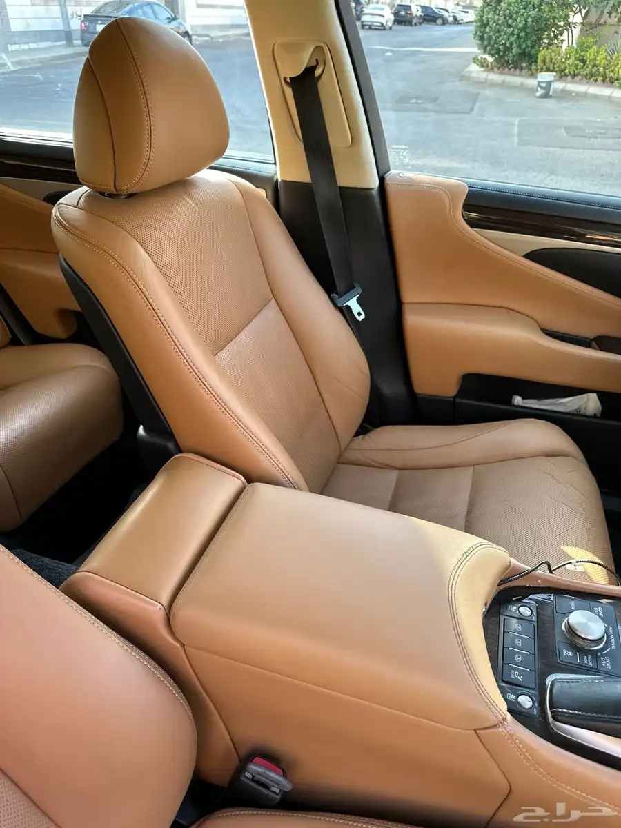 لكزس LS460 عداد قليل 12