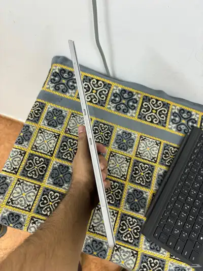 Microsoft Surface Pro 4 - 8GB RAM- 256GB SSD 6