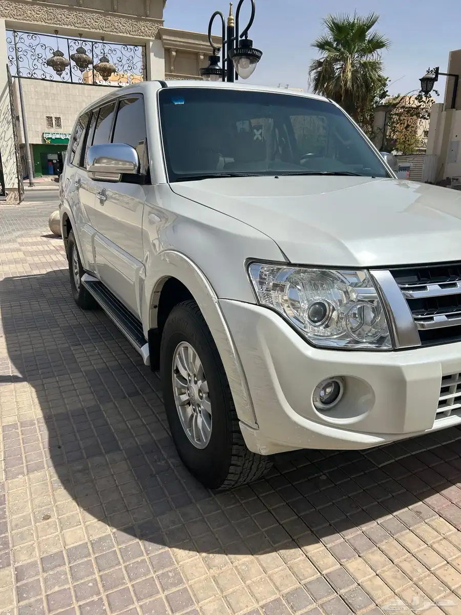 جيب باجيرو 8