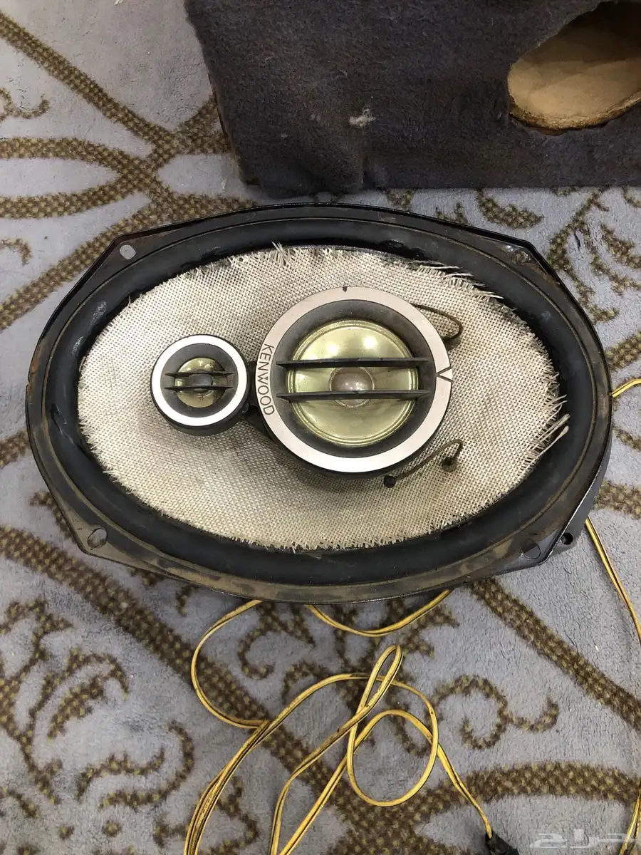 سمعات اوفر مع بزوكا مع جهاز سمعات اثنين نظيف 3