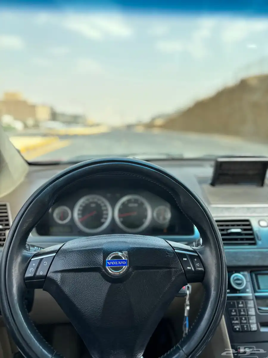 فولفو XC90 2008 V8 10