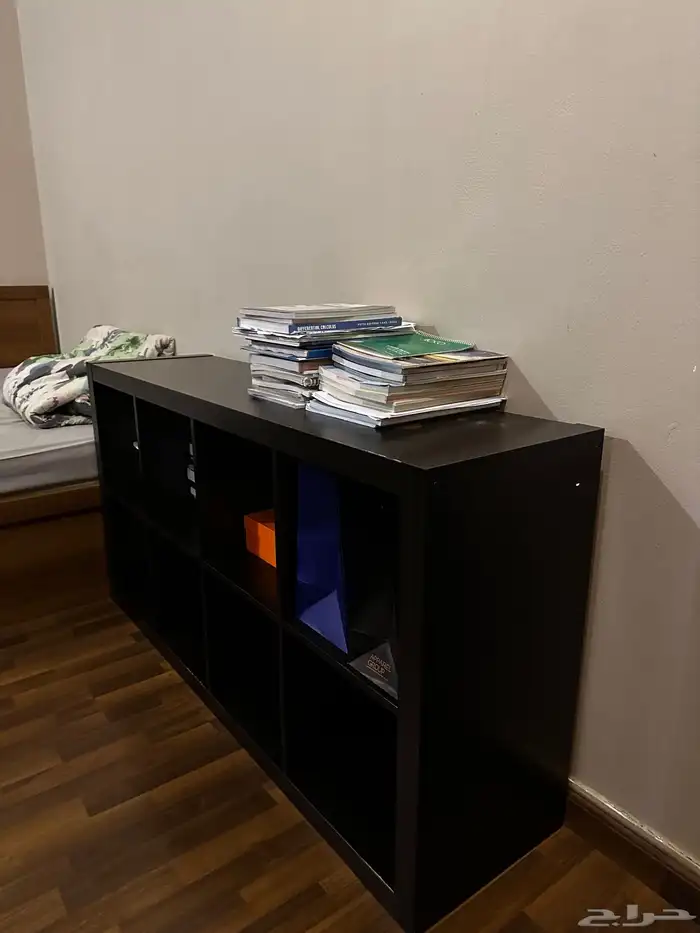 دواليب تخزين او كتب نظيف 1