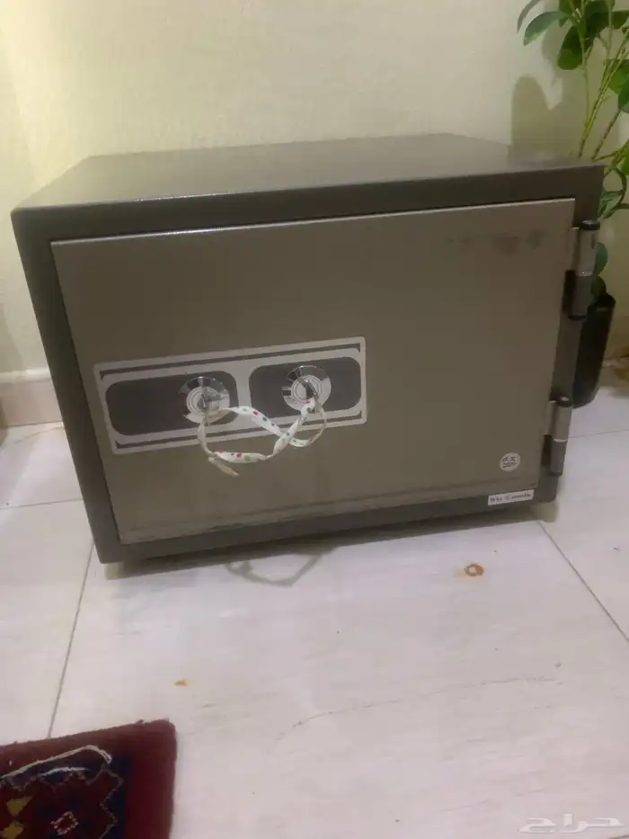 خزنة تجوري صغيرة نظيفة وممتازة 0