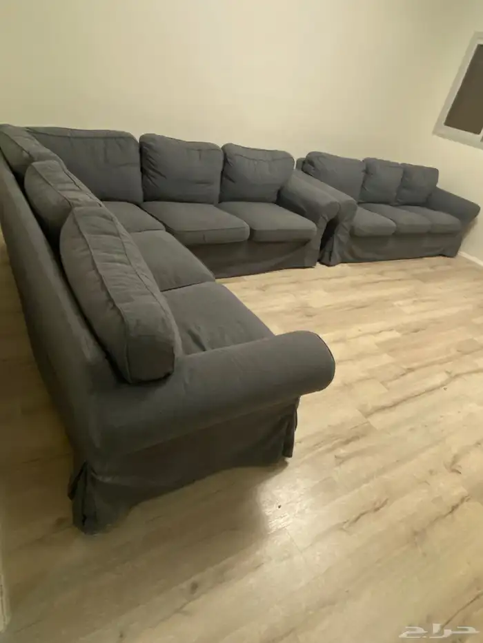 كنب من إيكيا وسجادة استخدام قليل ب 2000 فقط 2