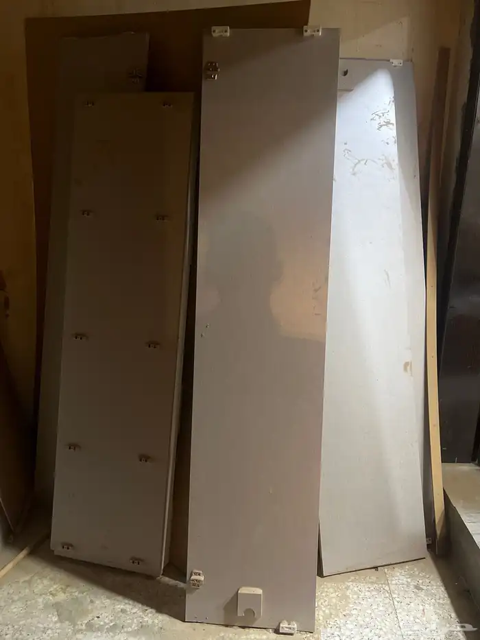 اثاث للغرفة مستخدم م في اي ضرر 0