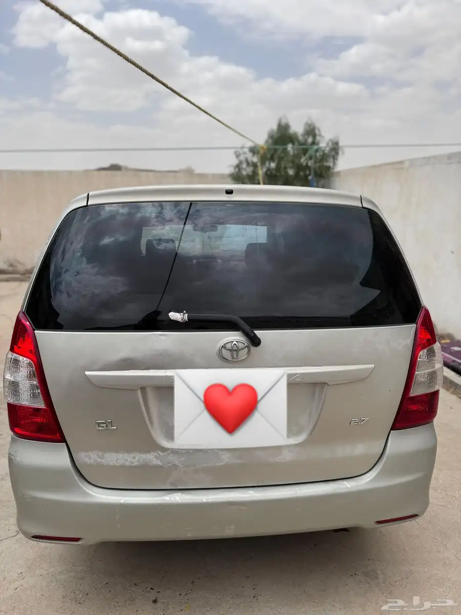 تيوتا انوفا 2012 1