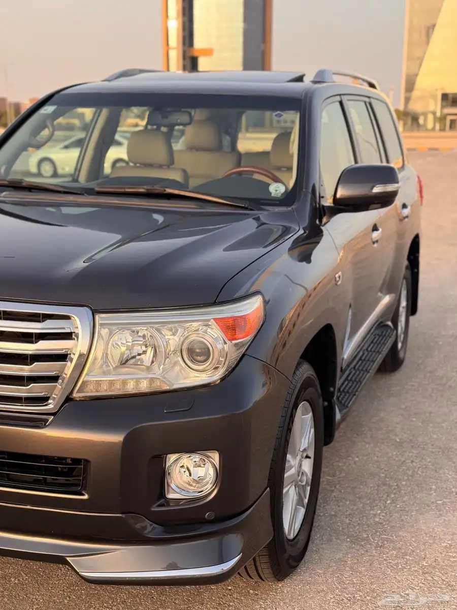 جيب لاندكروزر VXR 2014 فل كامل بحالة الوكاله 3