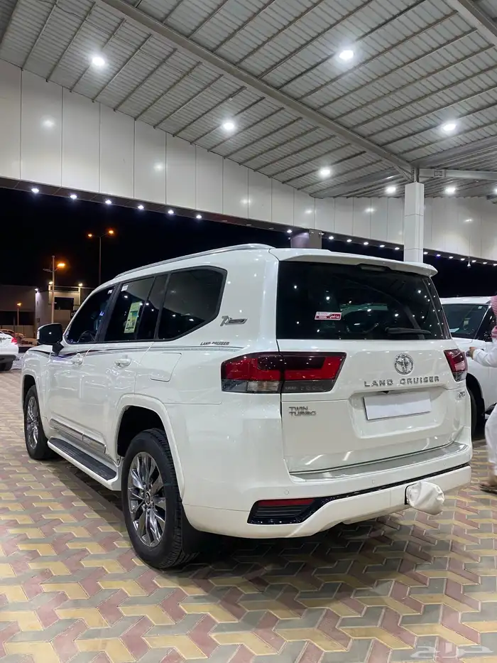 تويوتا لاندكروزر 2022 العدد 28 الف L5 17