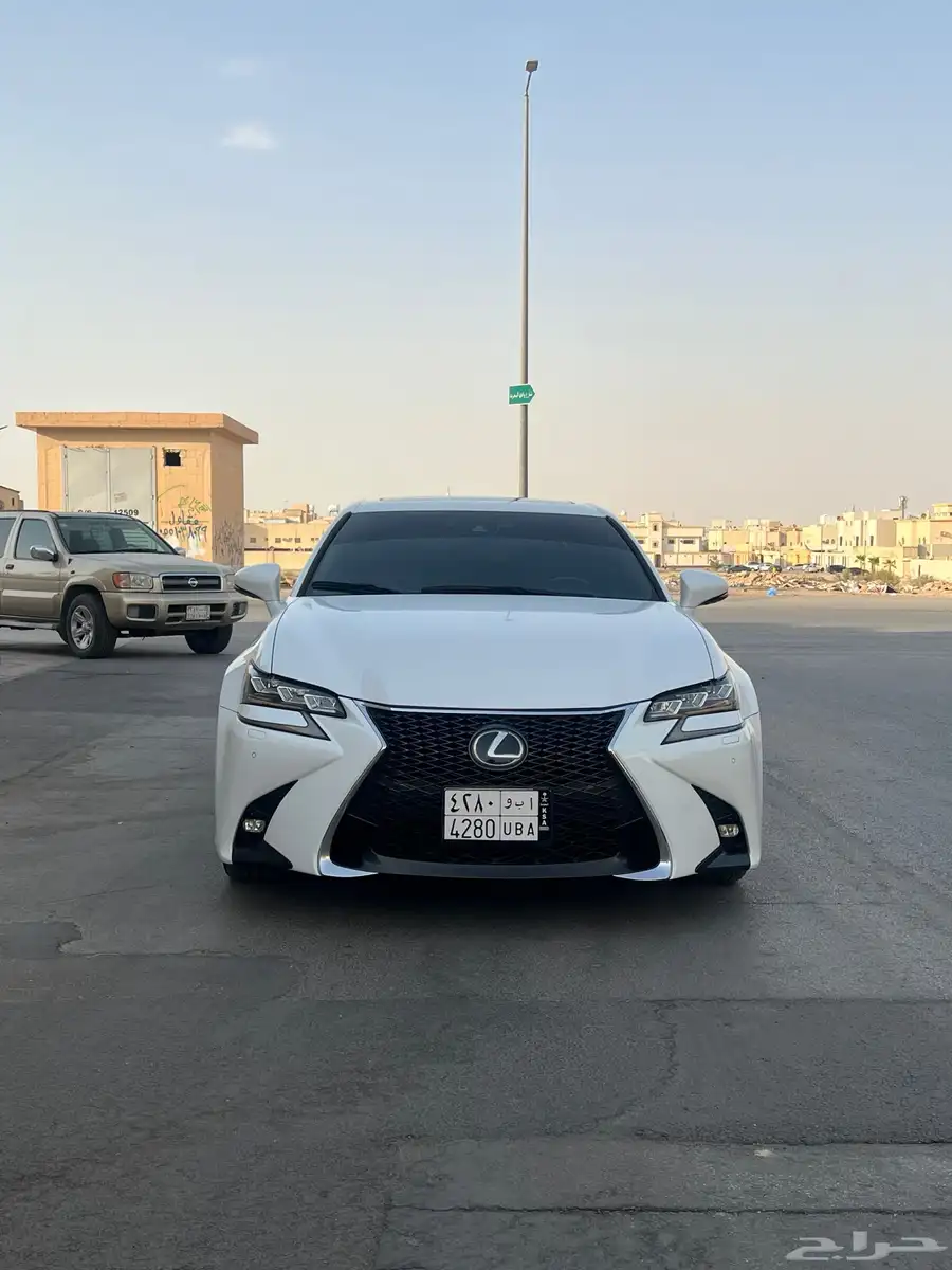 لكزس 2017 GS وكاله ماشيه 46 الف فقط 2