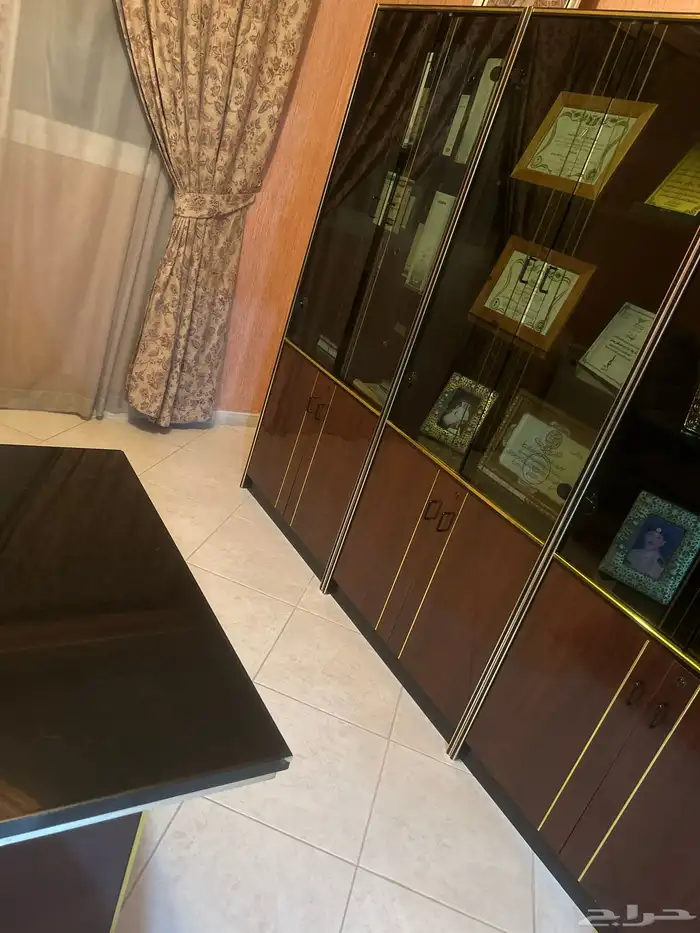 اثاث مستعمل من اسره أو نفر أو نفرين مع المكاتب مع الكنبات 20