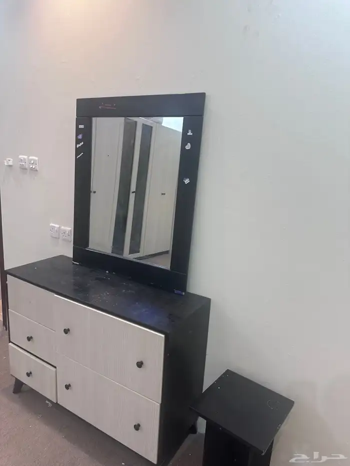 بيع غرفه نوم كامله ونظيفه 1