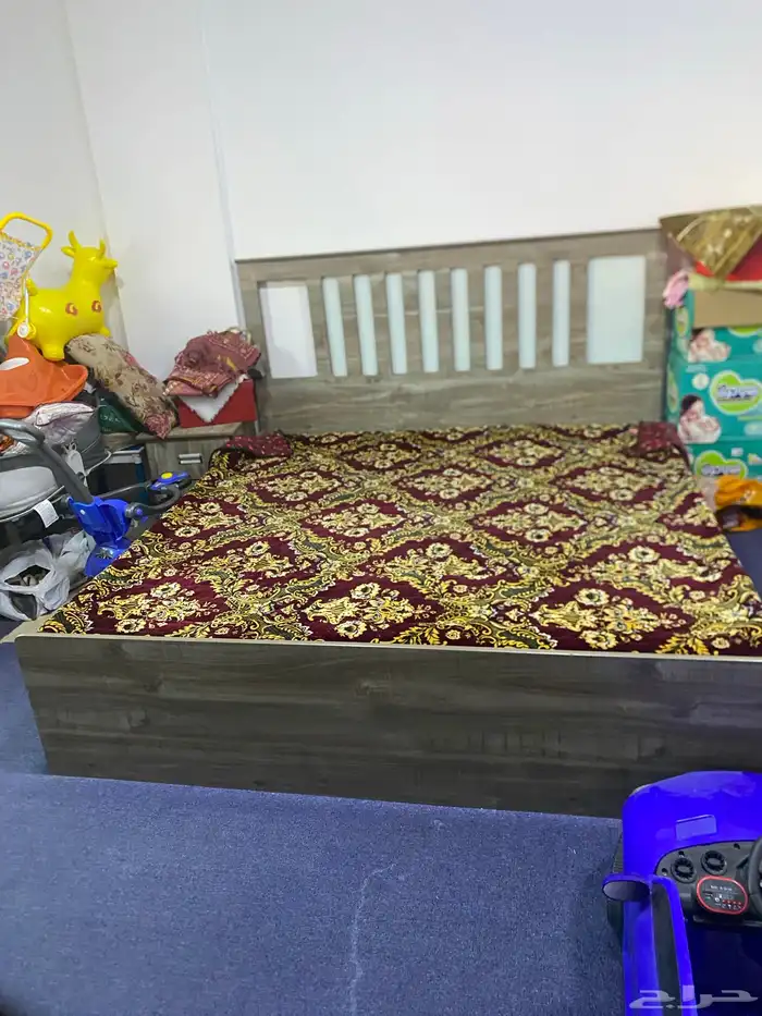 للبيع سرير نوم وكنب و طولات وسيارات أطفال 6