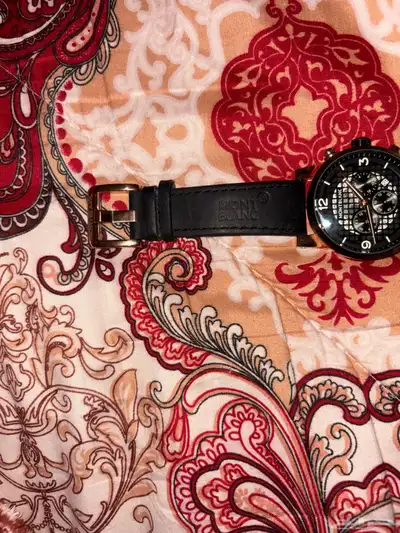 ساعة مونت بلانك سويسري استخدام خفيف 5