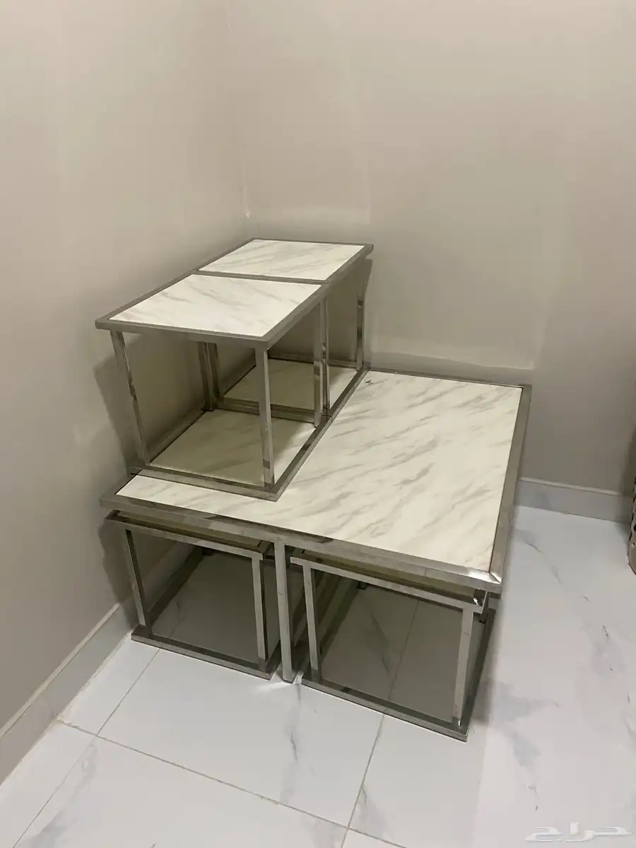 طاولة للبيع 0
