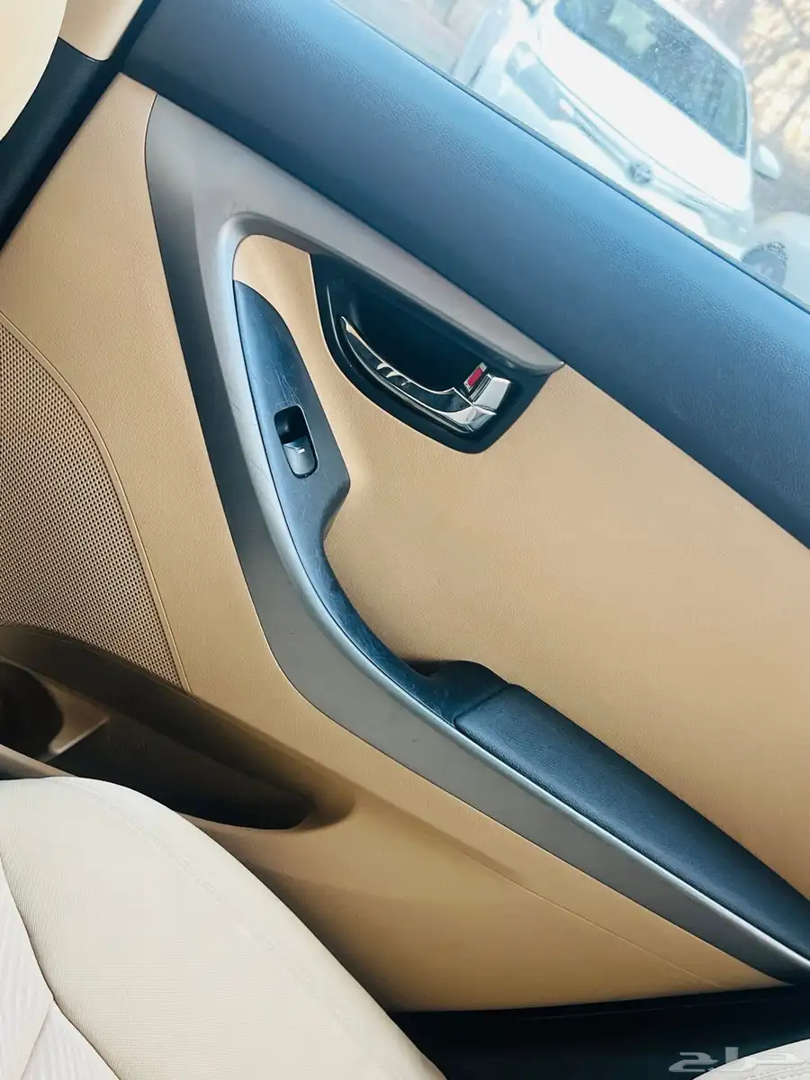Hyundai Elentra 2013 full option 8