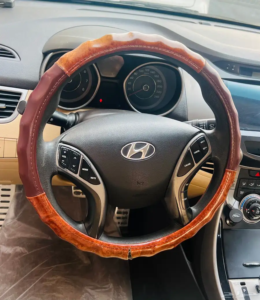 Hyundai Elentra 2013 full option 11