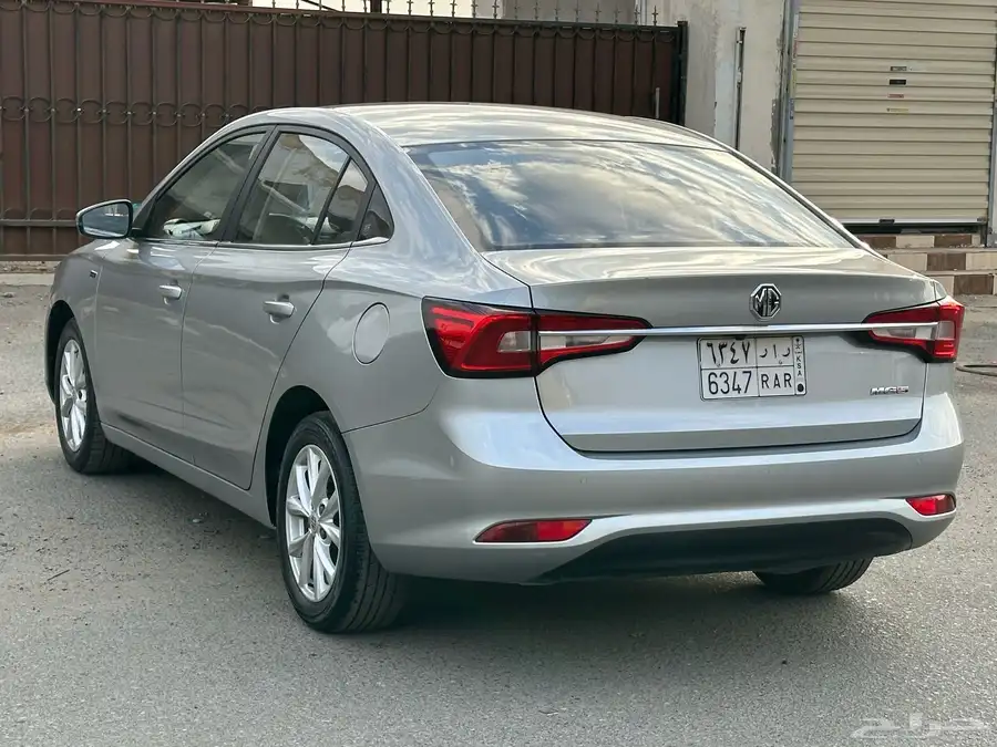 MG   5   2022   نص فل   البيع 27000 الف 5