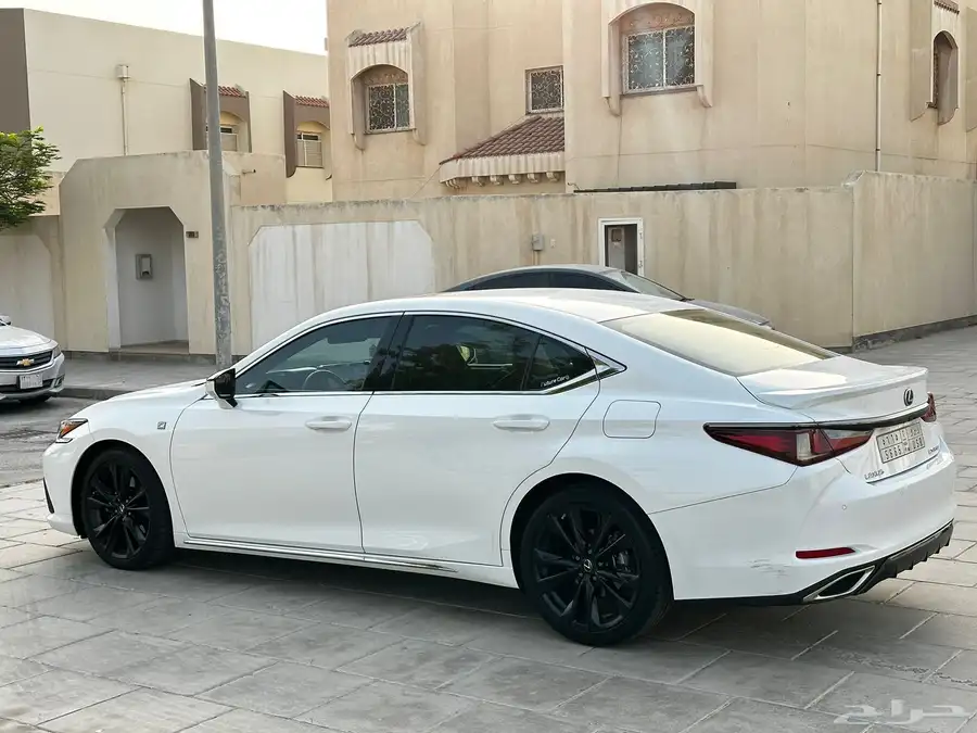 لكزس ES F Sport 2023 2