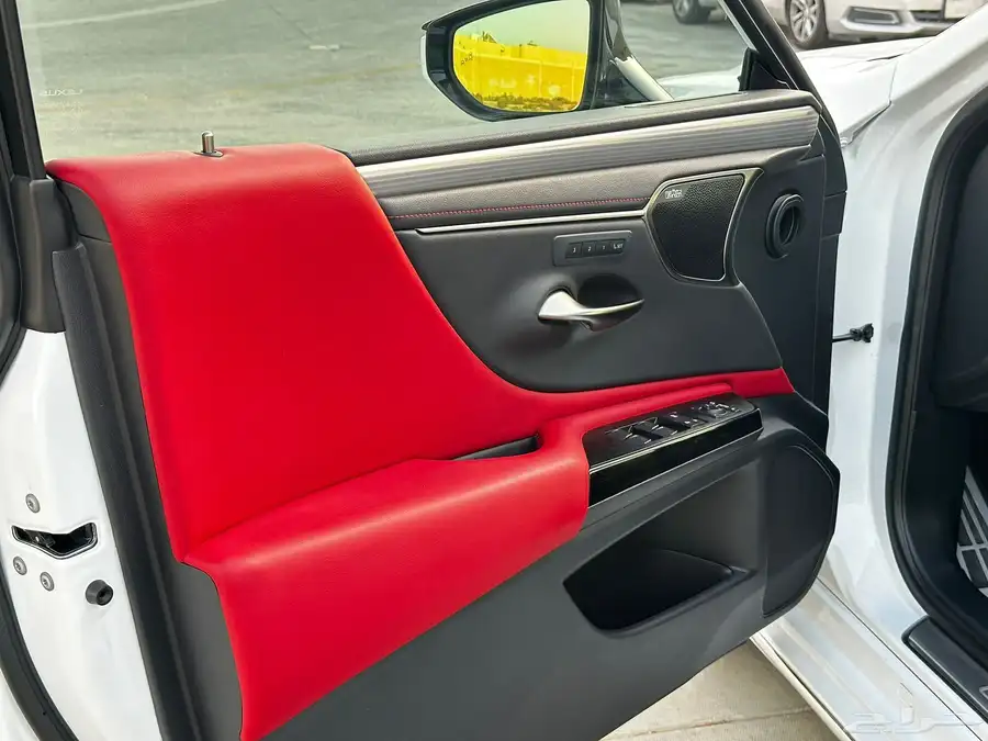 لكزس ES F Sport 2023 11