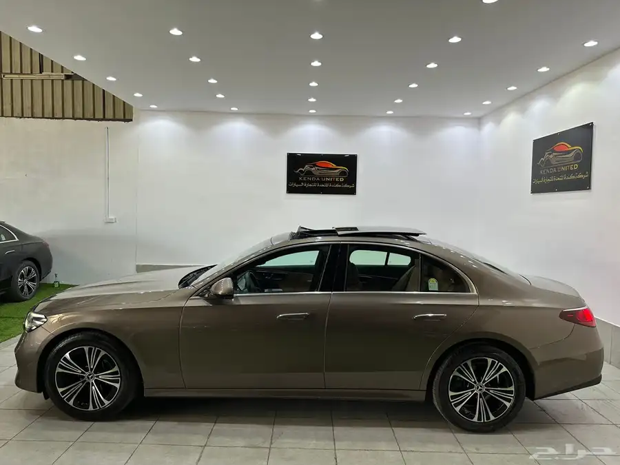 مرسيدس E200 2024 عداد 2900 km فقط 7